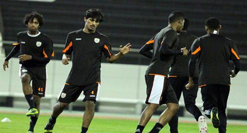 بالصور.. الخلفية تبعد "رافينها" عن تدريبات الشباب